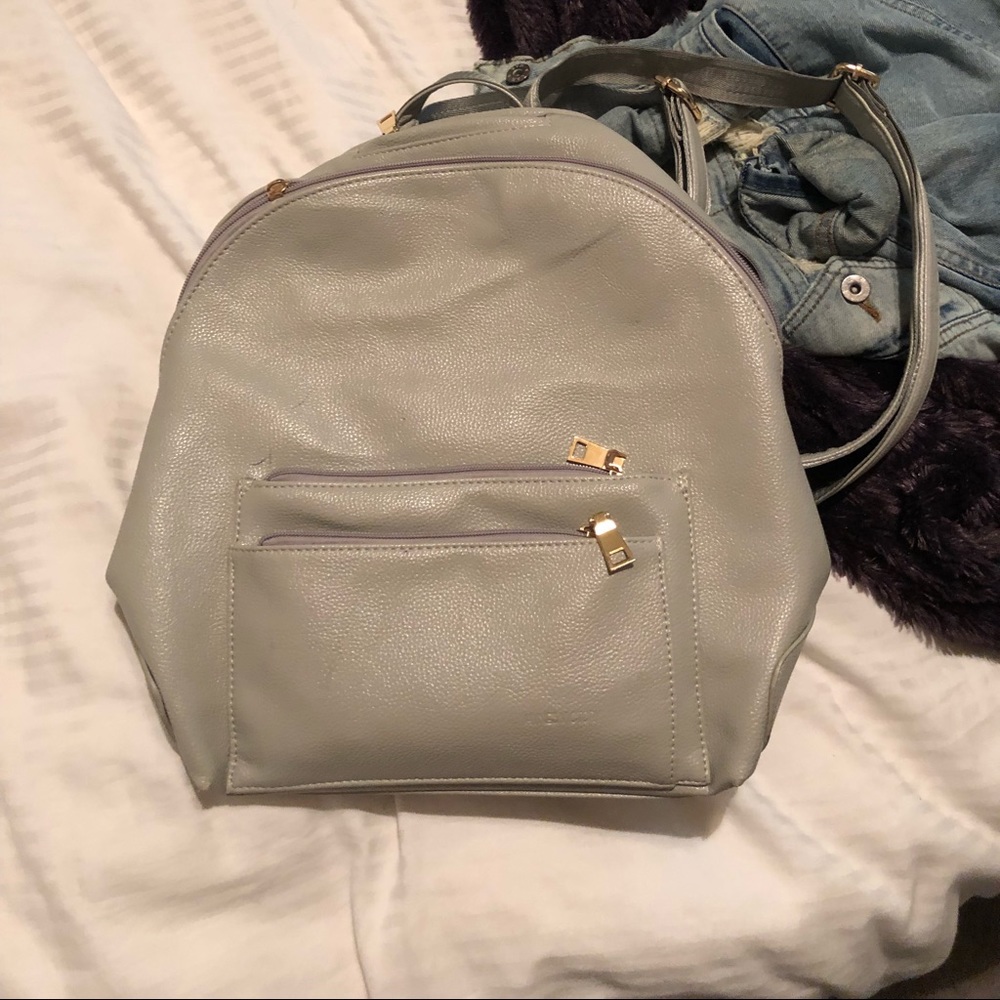 Backpack - Picture 6 of 8